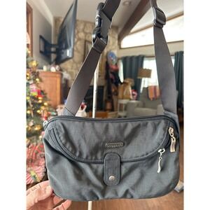 Bagallini Crossbody Bag Gray Nylon Adjustable Strap Multiple Pockets minimalist